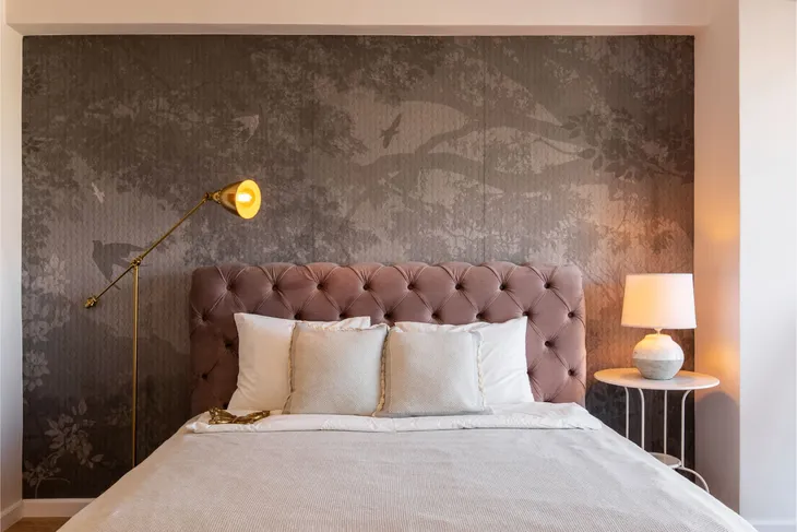 Camera 2 – cameră feminină și elegantă