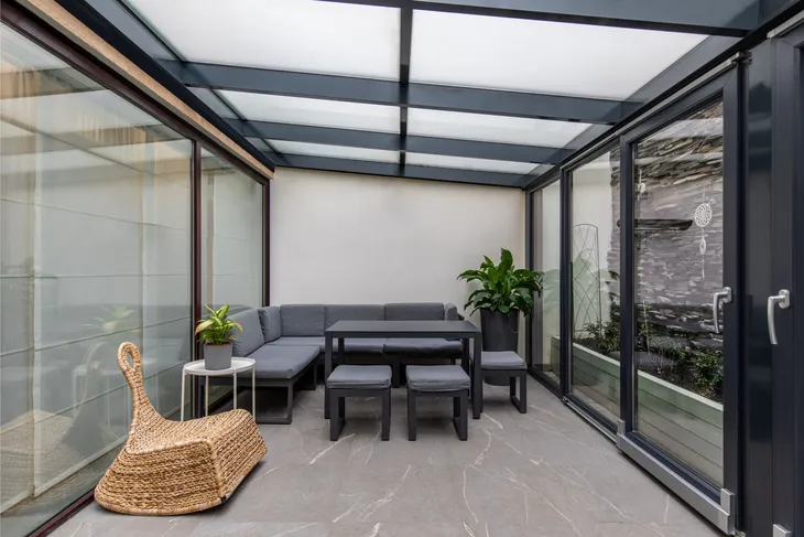 terasă spațioasă și luminoasă